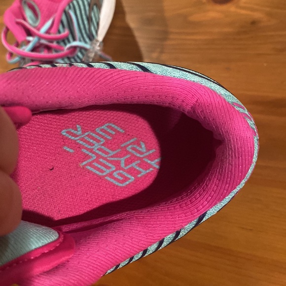 ASICS Running Shoes - Picture 4 of 7